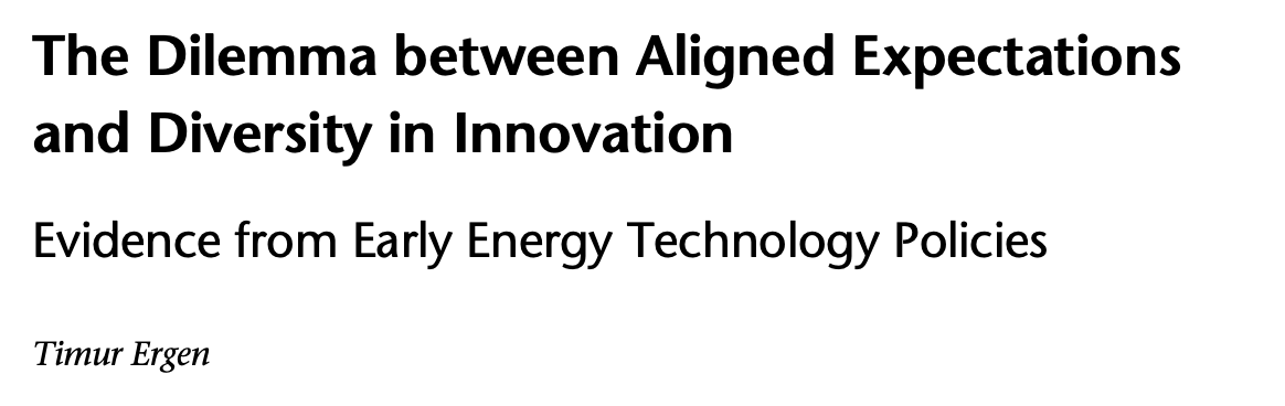 The Dilemma between Aligned Expectations and Diversity in Innovation